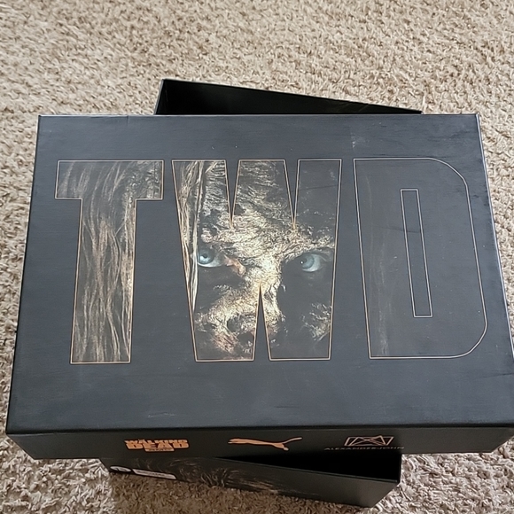 Size 13 - PUMA GV Special x The Walking Dead White